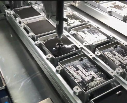 Elektronisch verpakkingsapparaat voor het afdichten van potten