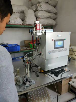 AB Kleefmachine voor het automatisch verspreiden van epoxyharsen en het verspreiden van vloeistoffen