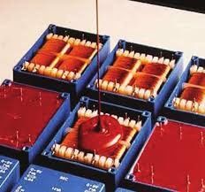 AB Tweecomponenthars dispenserende potmachine voor transformatoren en inductor spoelen
